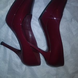Burgundy gucci heels size 37.5